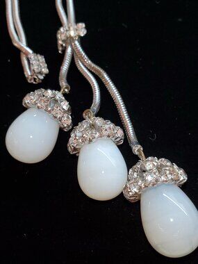 TRUE VINTAGE NECKLACE